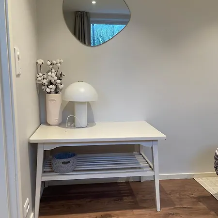Lovely By The Sea With Shared Kitchen And Bathroom * Hundsnes