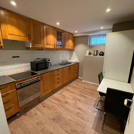 Lovely By The Sea With Shared Kitchen And Bathroom *